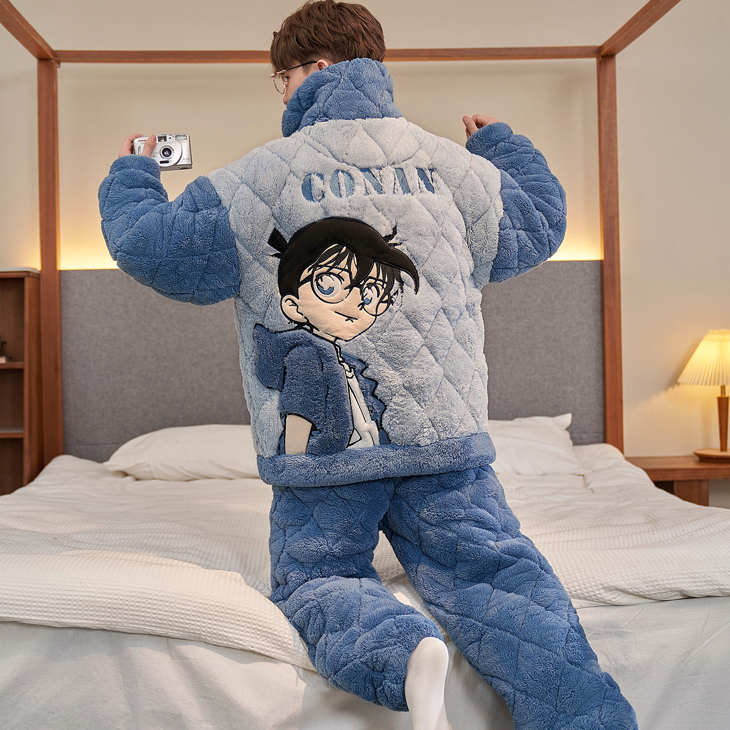 三层夹棉柯南睡衣男款秋冬款加厚加绒珊瑚绒大码高中生保暖家居服