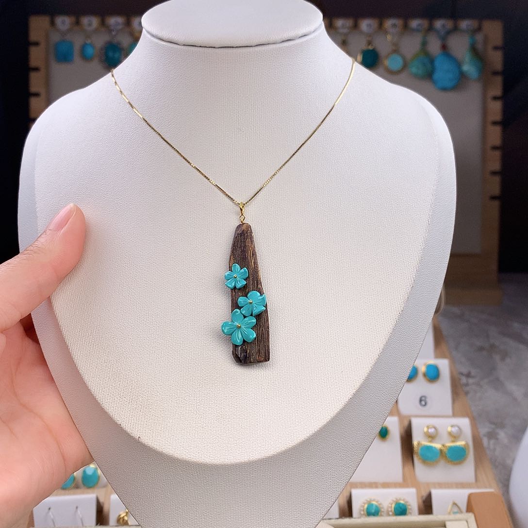 绿松石戒指18K金镶嵌