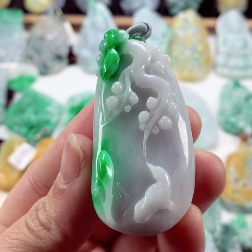 【闪购商品】翡翠吊坠(不含链)未镶嵌?