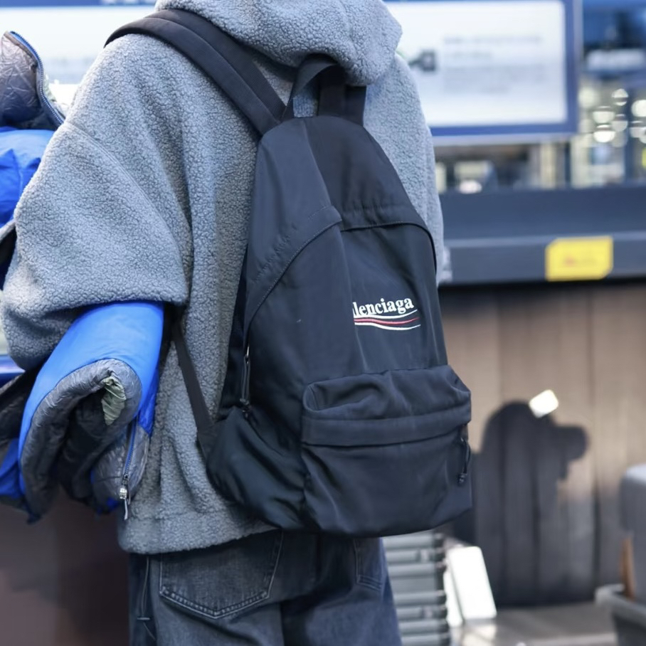 95新 Balenciaga/巴黎世家 巴黎世家藏青色双肩包