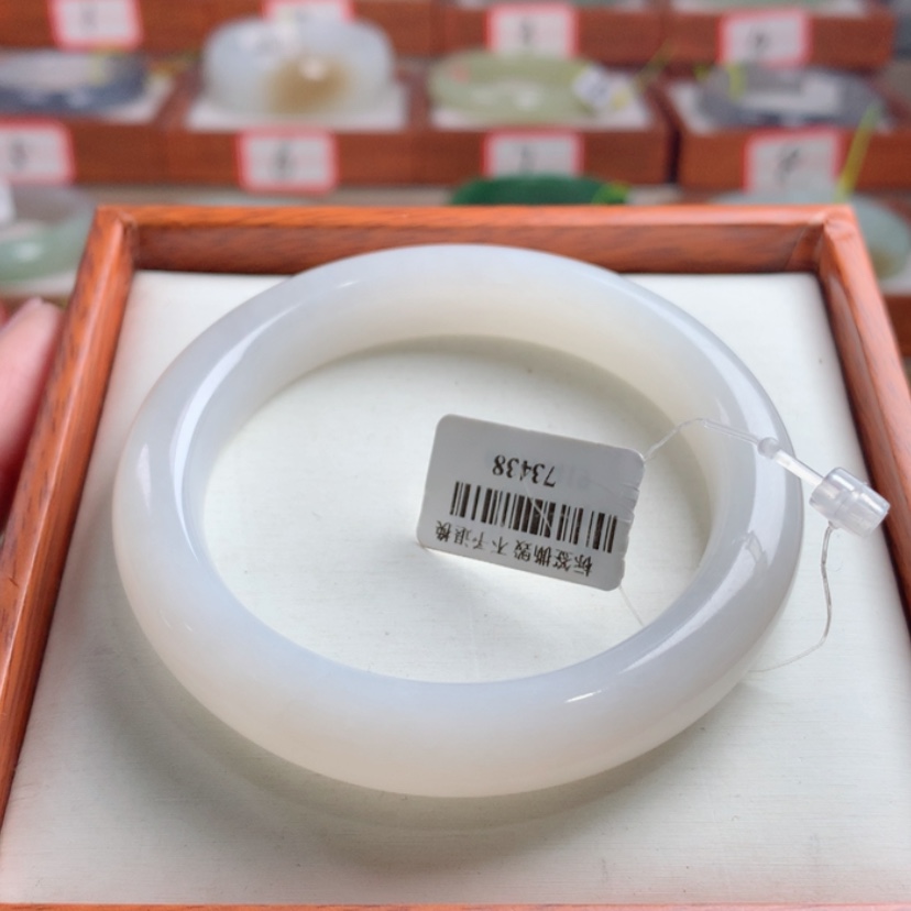 【闪购商品】和田玉手镯未镶嵌55.6