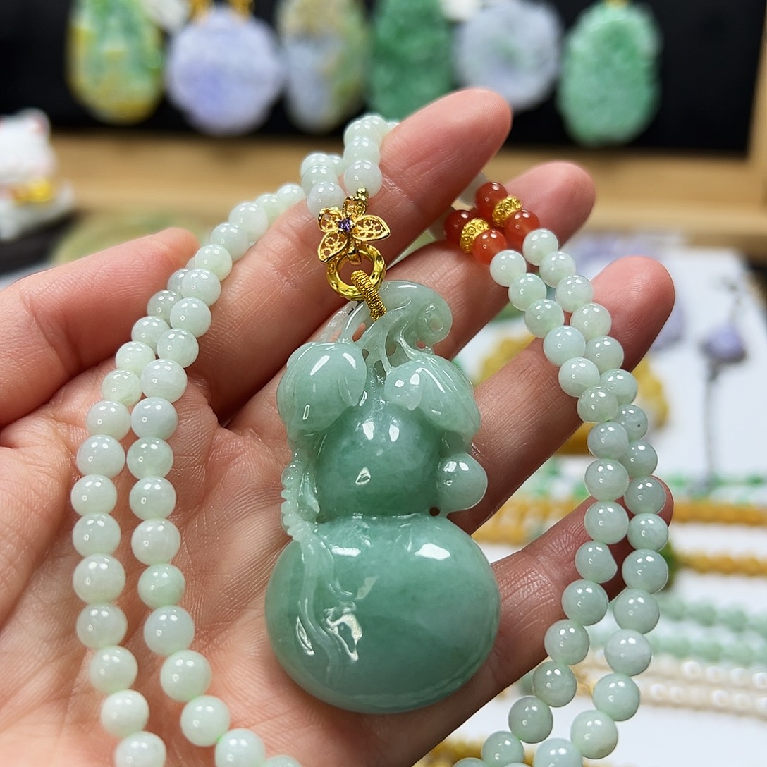 翡翠未镶嵌颈饰吊坠