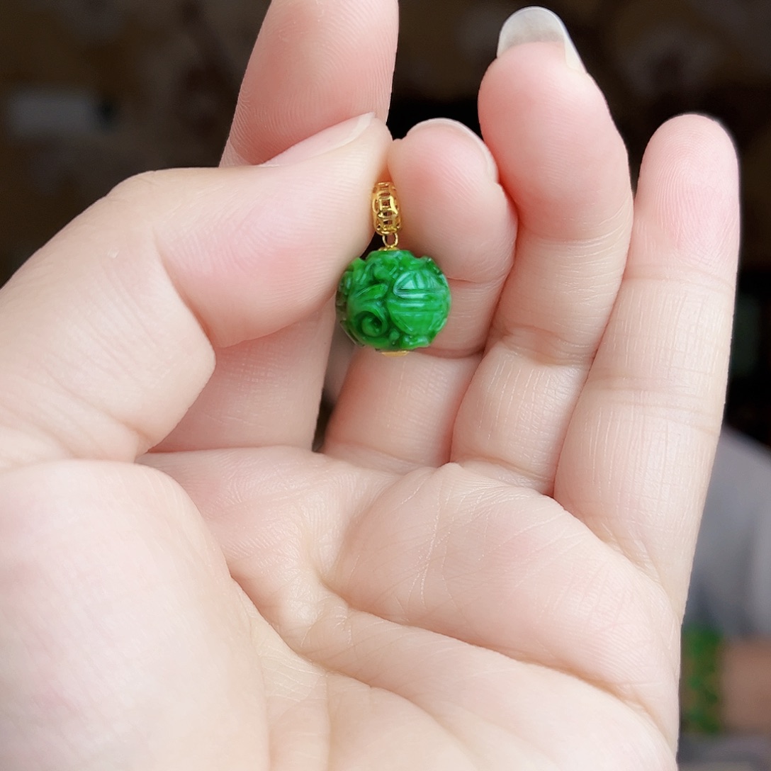 翡翠18K金镶嵌套链多样性