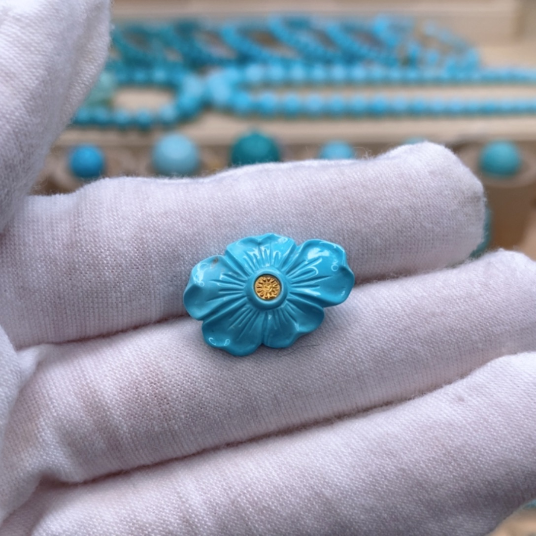 绿松石未镶嵌珠宝奇石