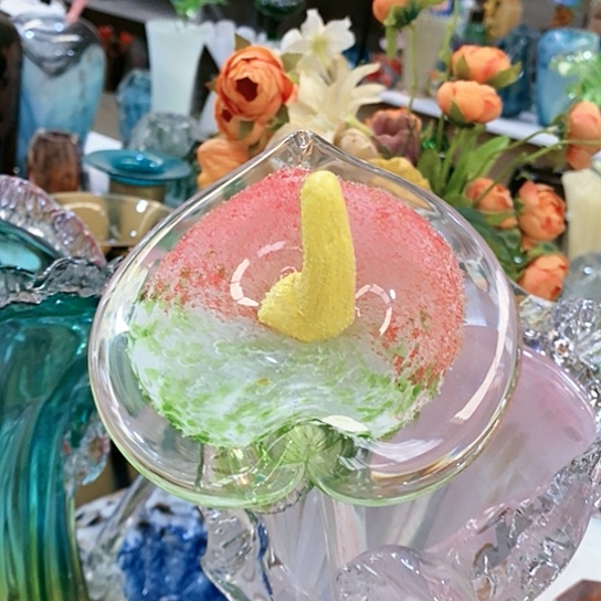 琉璃花瓶高45厘米宽9厘米