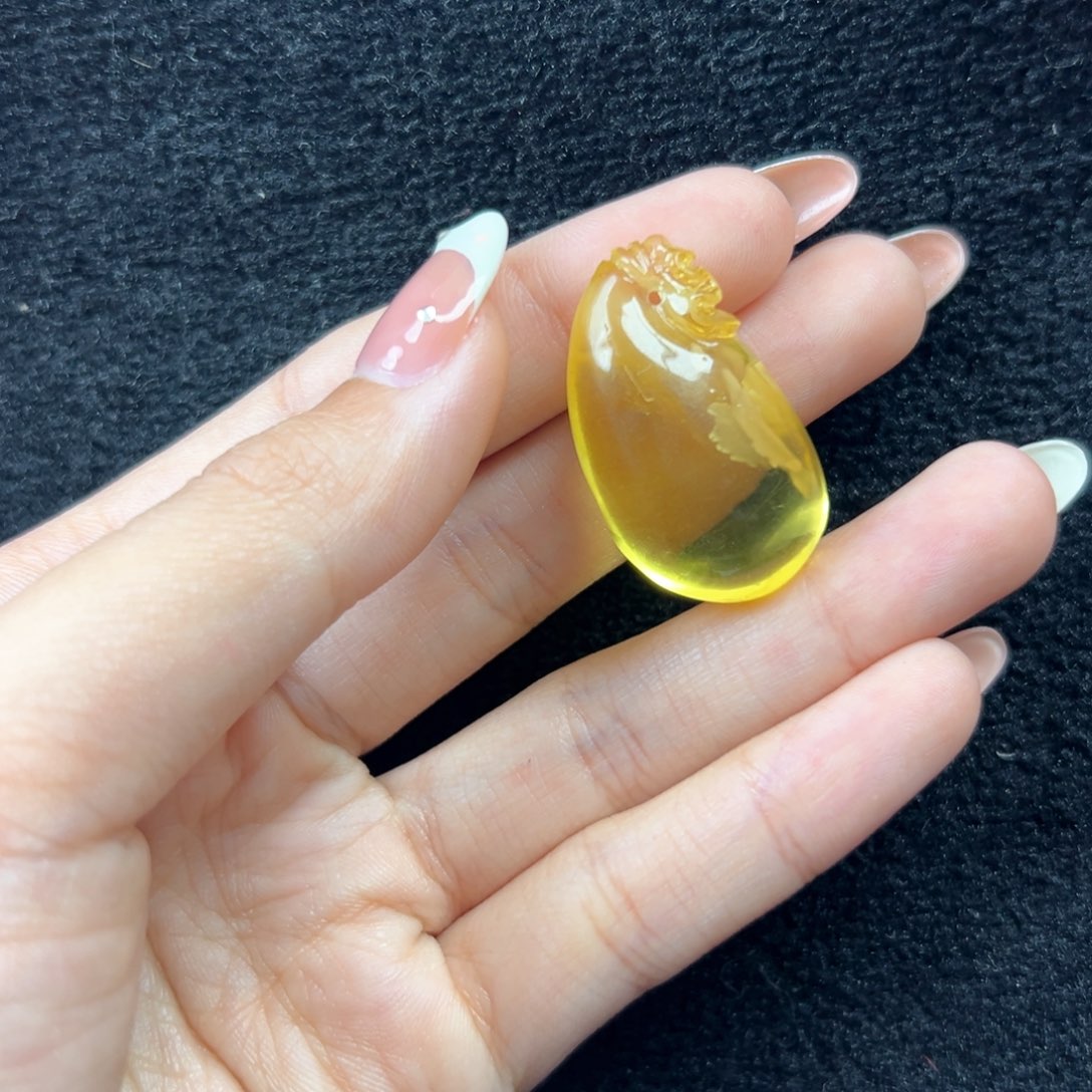 琥珀珠宝奇石未镶嵌