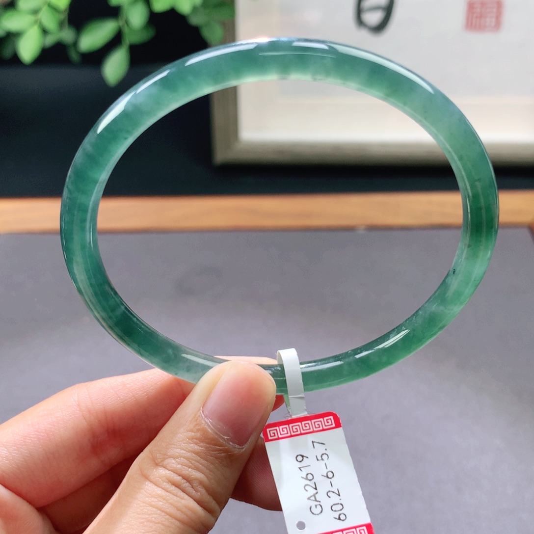 翡翠手镯未镶嵌天然翡翠手镯