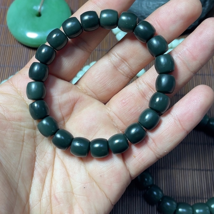 和田玉（糖玉）未镶嵌颈饰