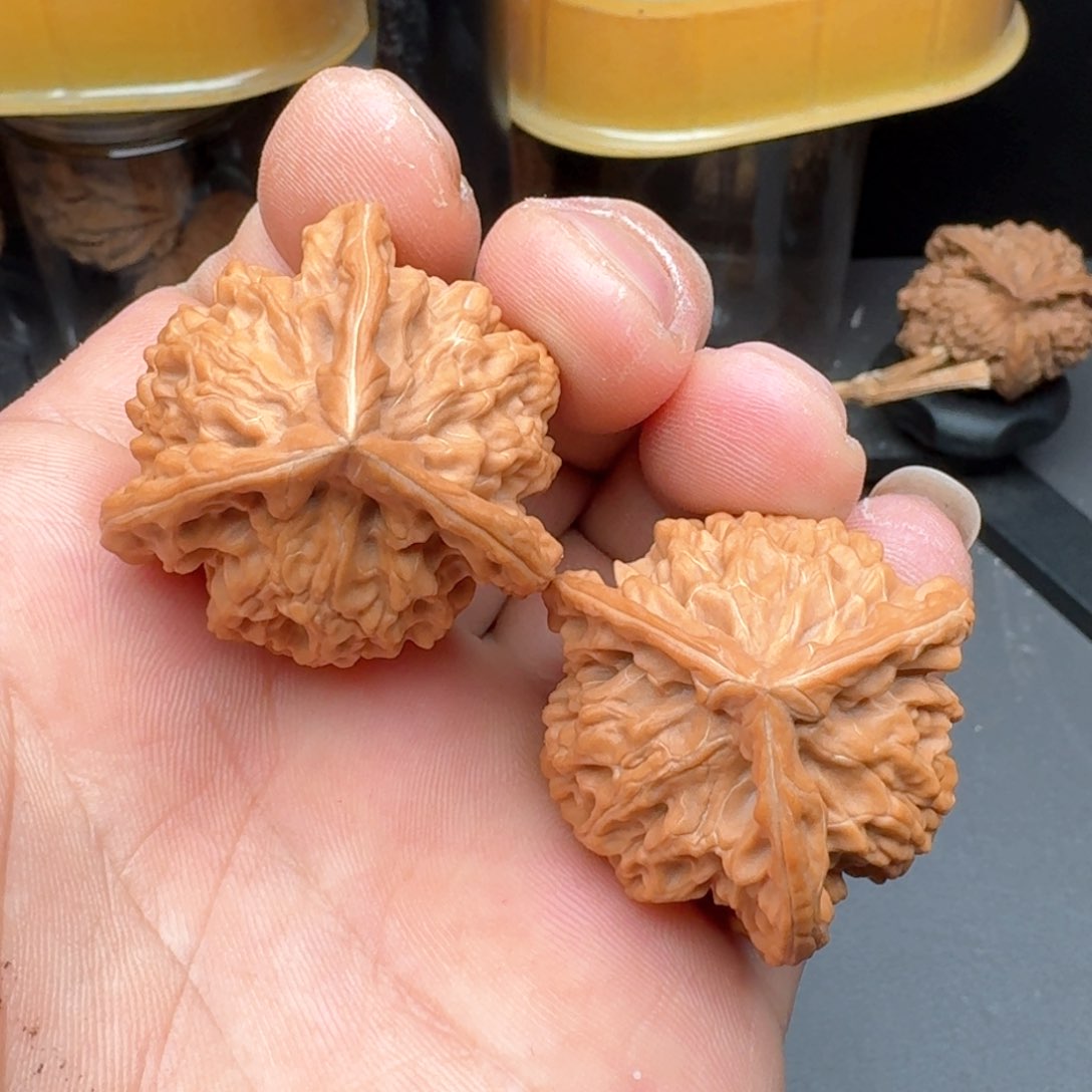 文玩核桃把件精品高端38盘山正奔三棱异型核桃