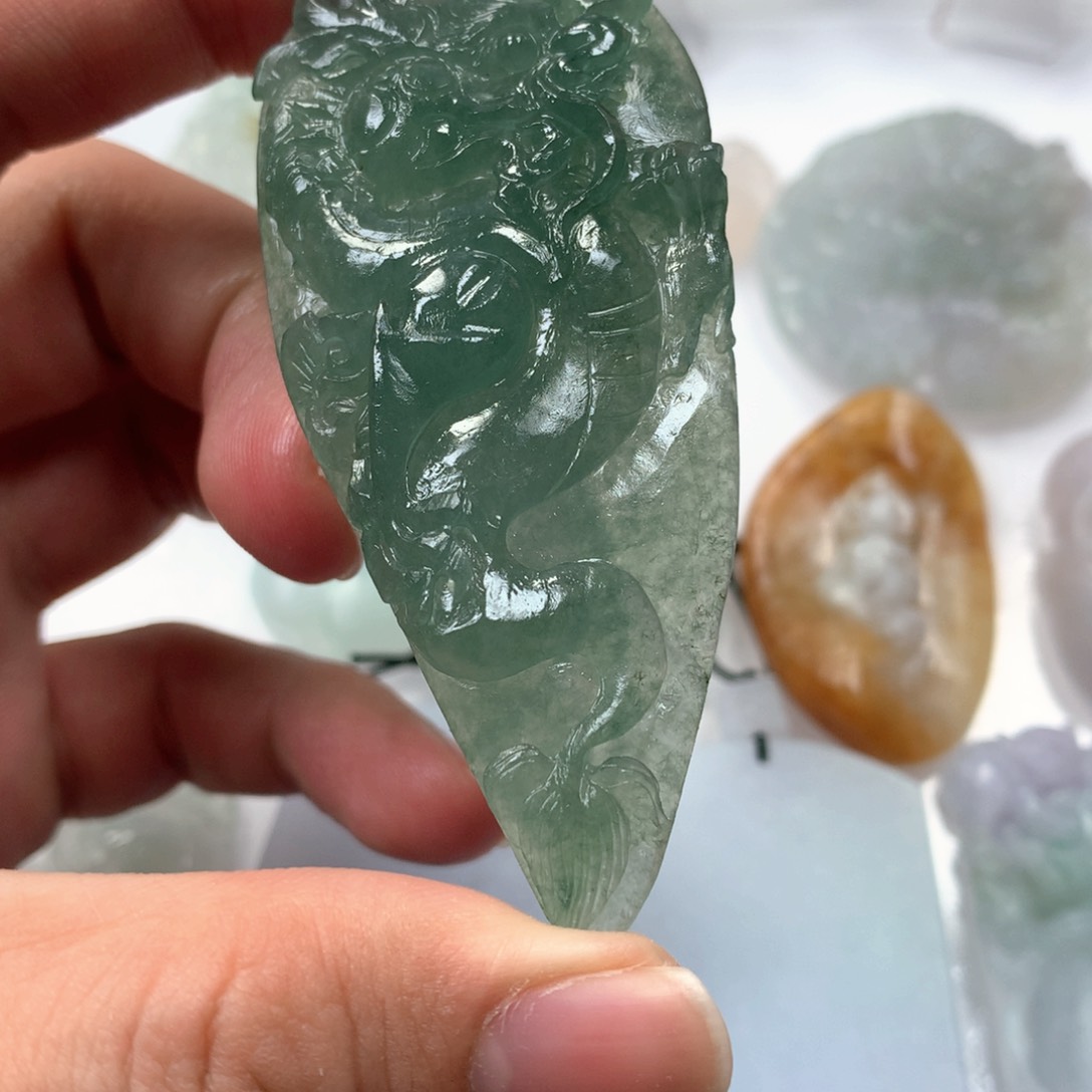 定制翡翠未镶嵌吊坠