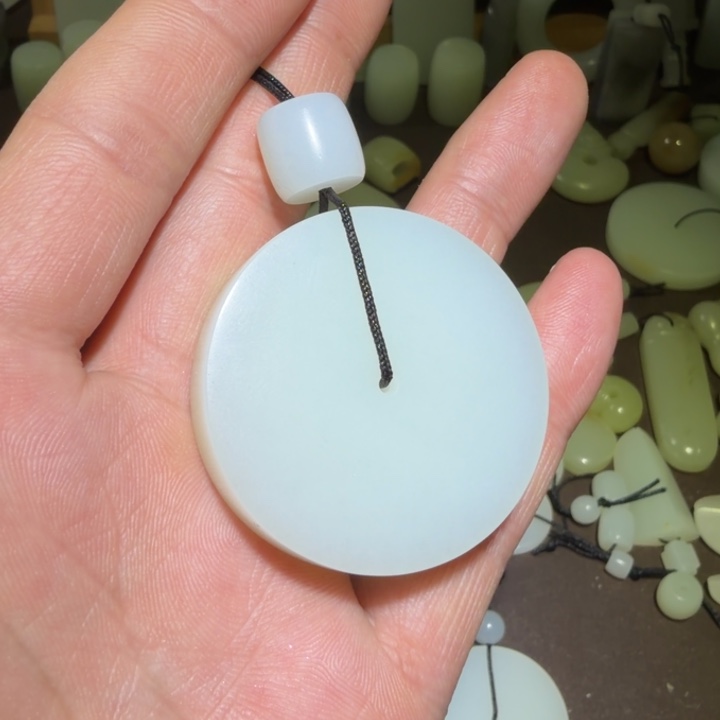 一***叔和田玉未镶嵌吊坠(不含链)