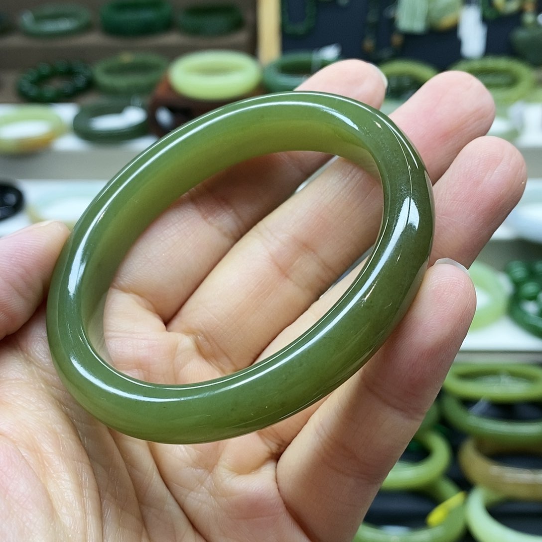 【闪购商品】未镶嵌手镯和田玉