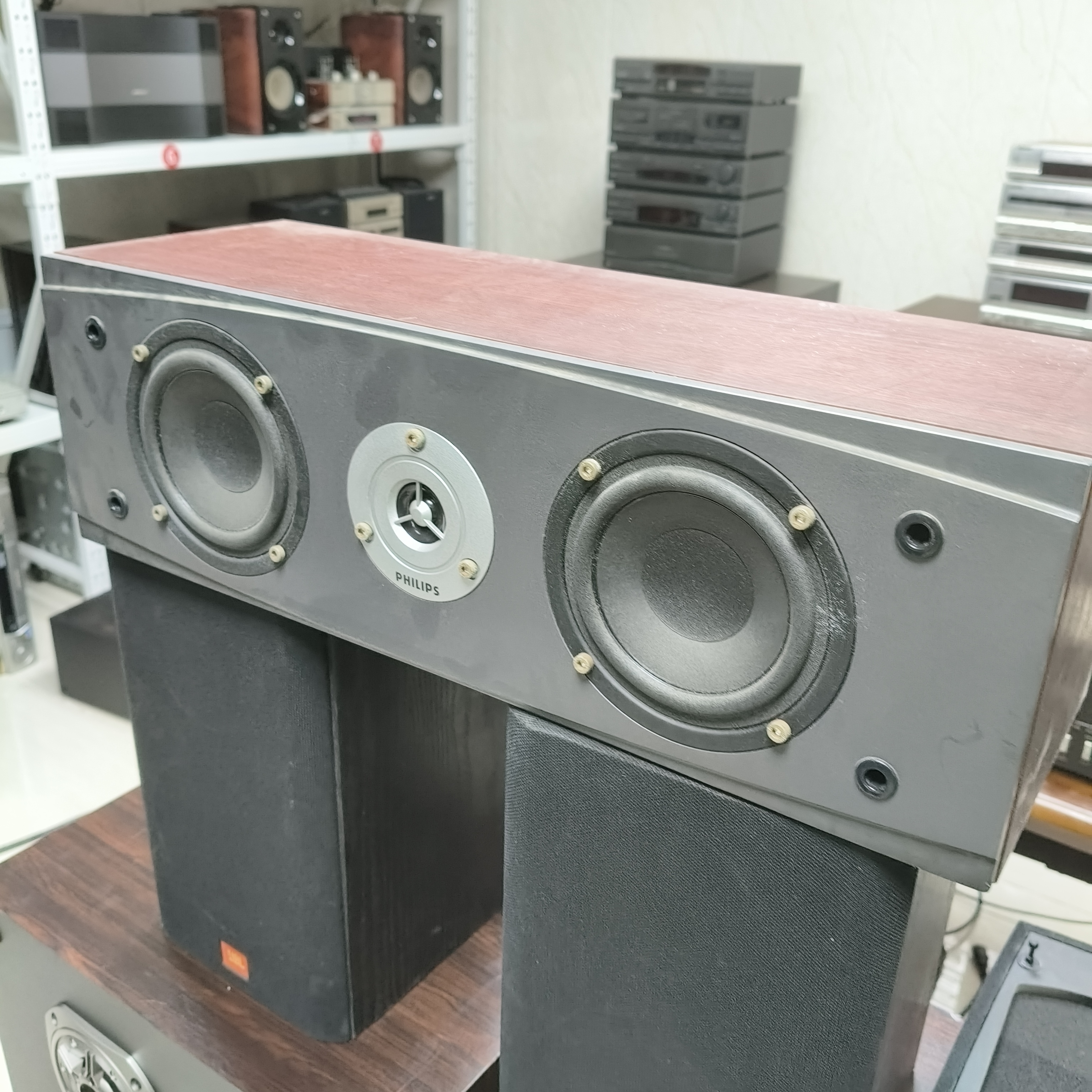 8新  中置环绕音箱。邮费自理不包邮