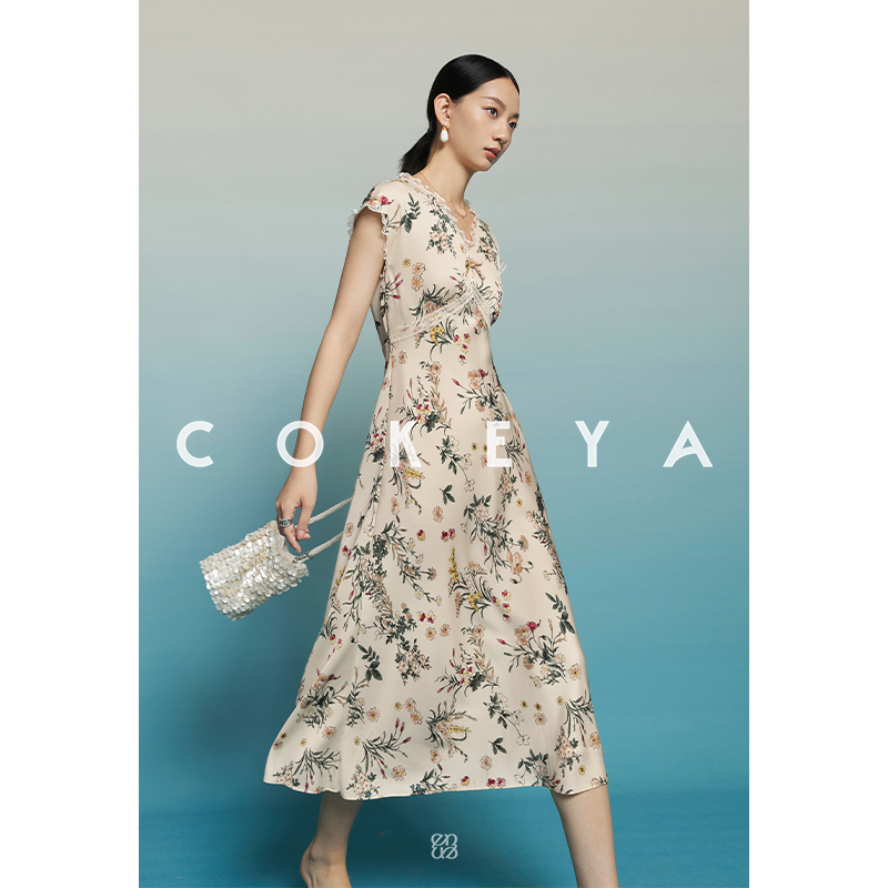 COKEYA/繁花入夏~6A级19姆米弹力双乔斜裁 法式V领印花碎花连衣裙
