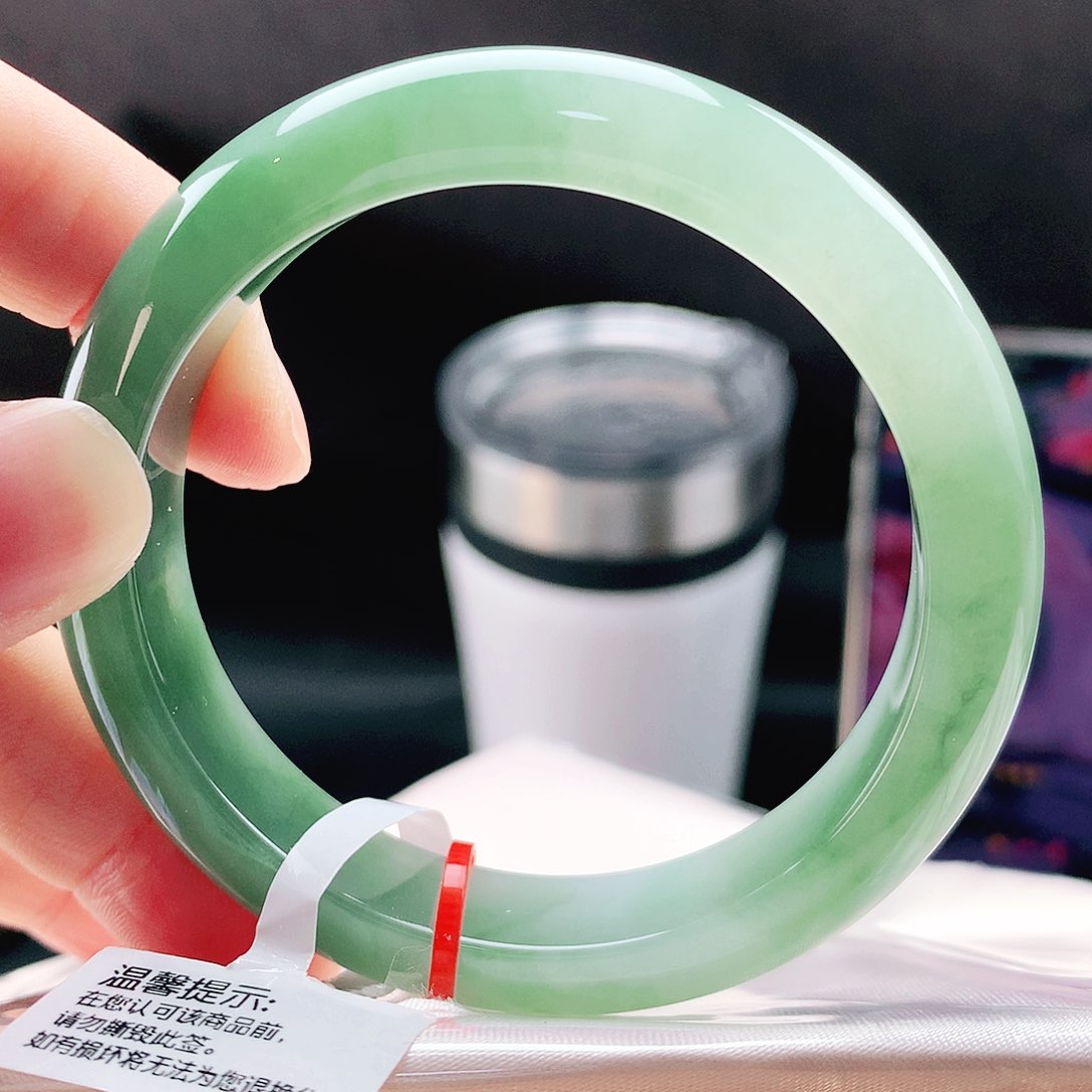 未镶嵌手镯翡翠54冰绿