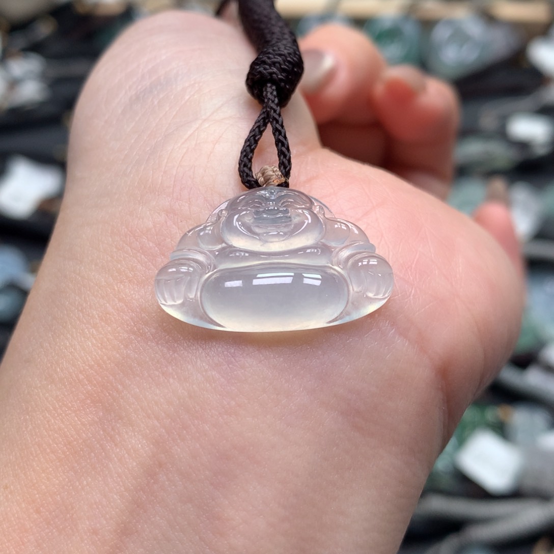 翡翠颈饰未镶嵌佛公