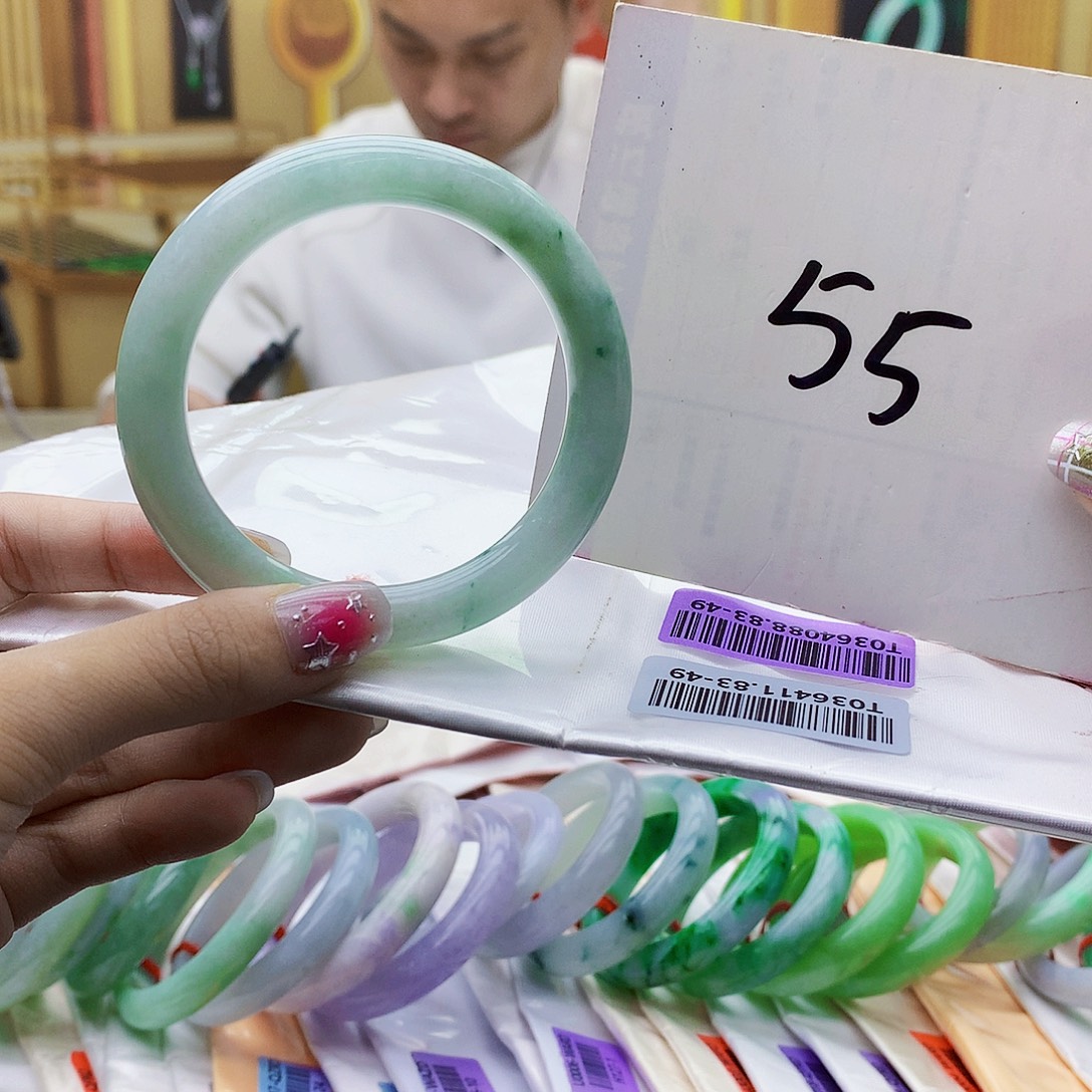 翡翠未镶嵌手镯uu