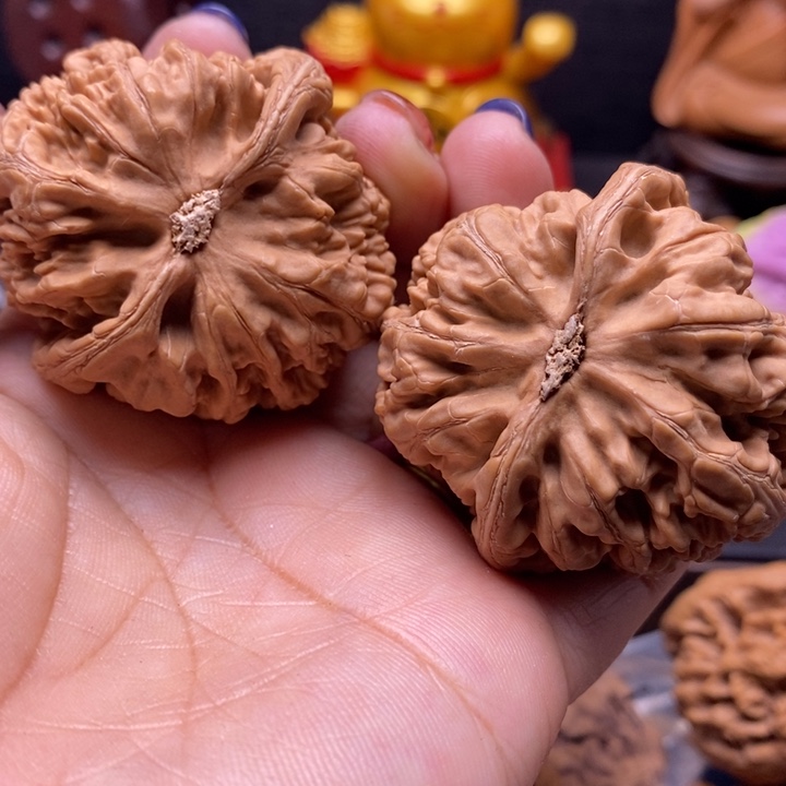 燕***下吊坠文玩核桃粗筋