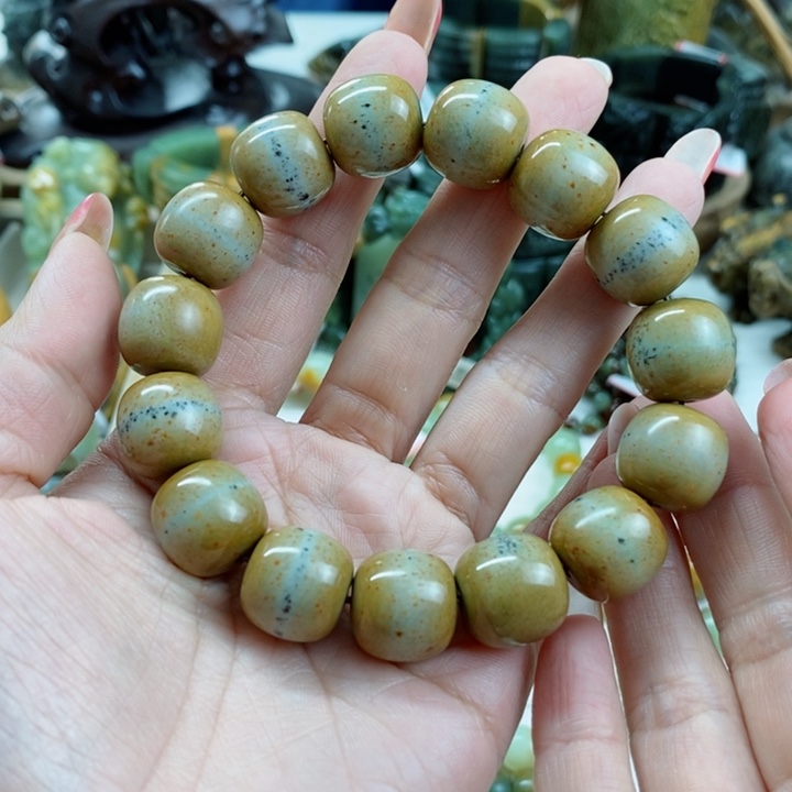 未镶嵌透闪石质玉手链