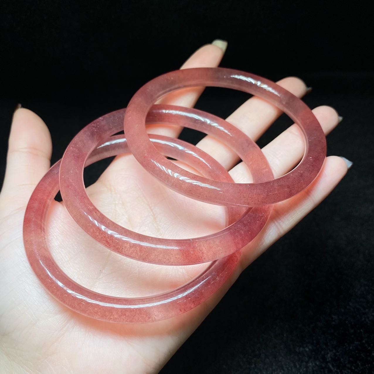【云上好物】17 DS05681-草莓晶手镯-多样性发一件-7mm（JG）