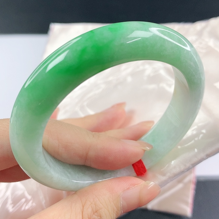 未镶嵌手镯翡翠，780