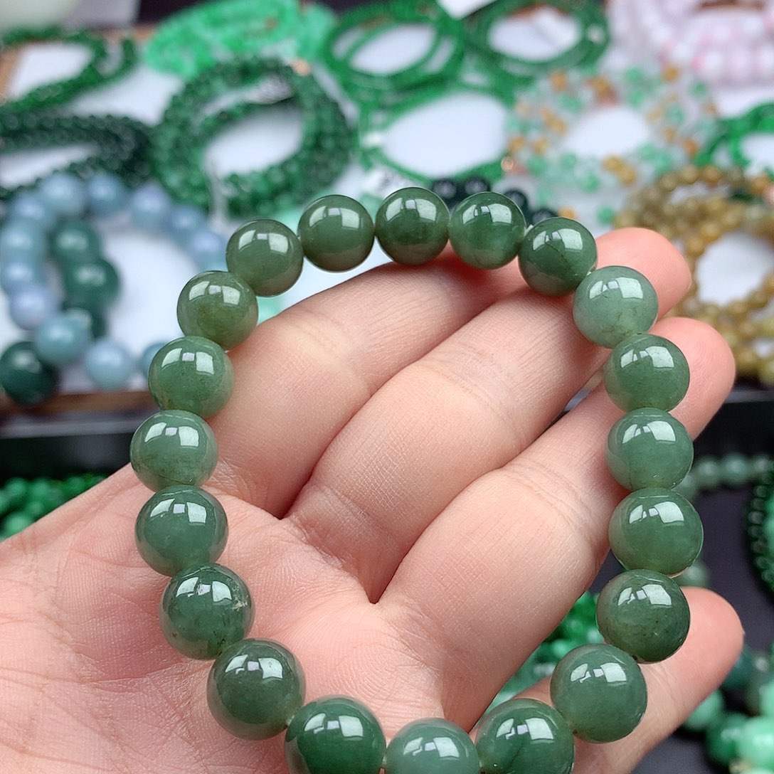 翡翠颈饰未镶嵌手串