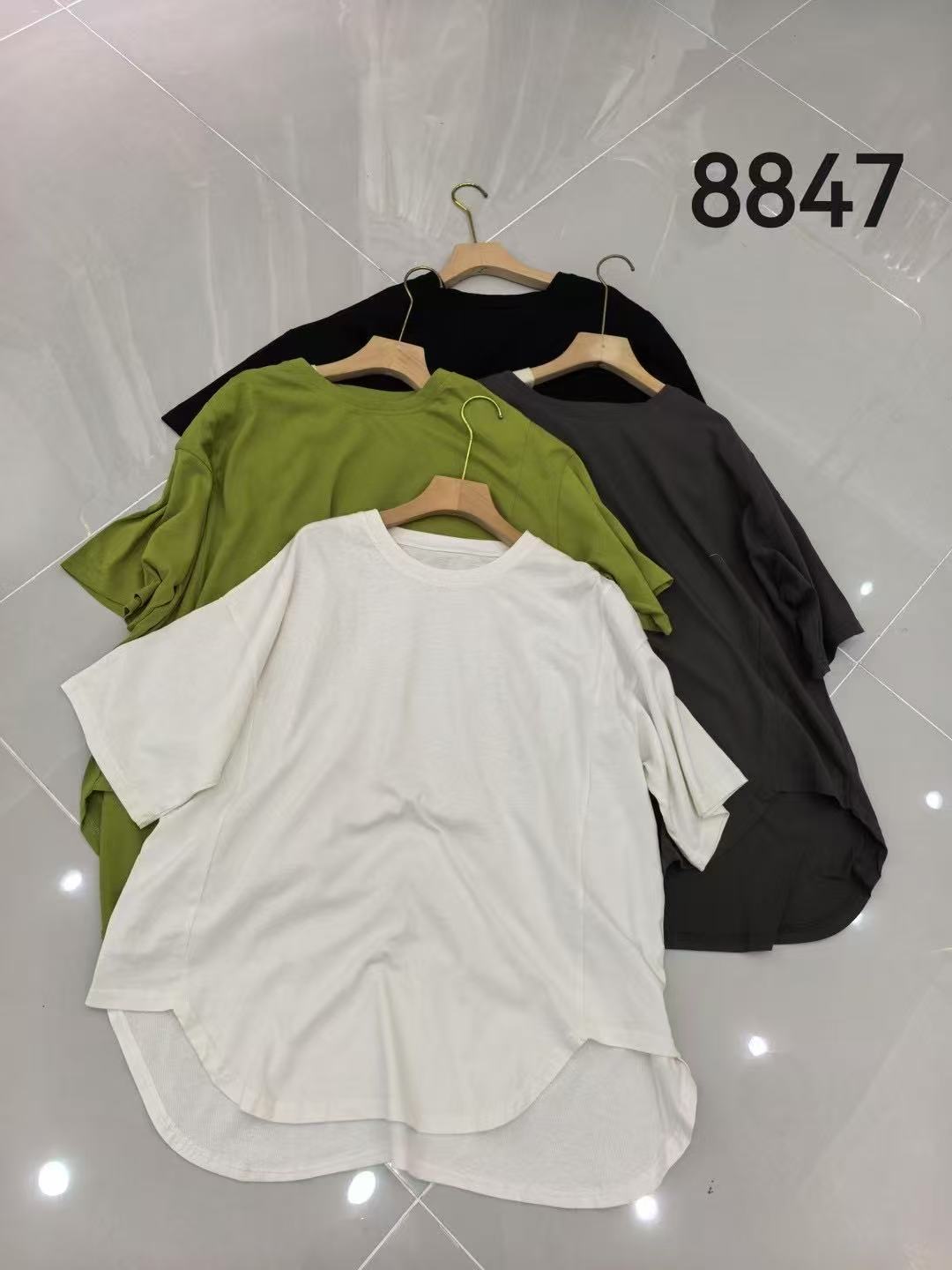 8847纯色排汗圆领短袖T恤时尚休闲高街穿搭简约不规则