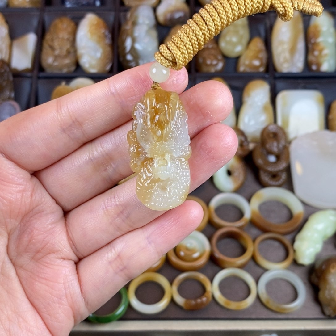 和田玉颈饰未镶嵌