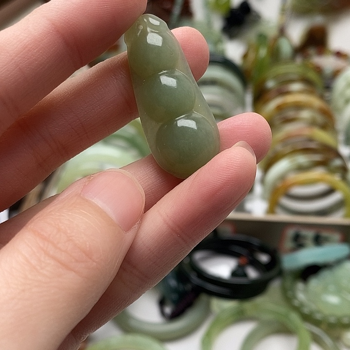 蛇纹石玉手镯未镶嵌岫玉4