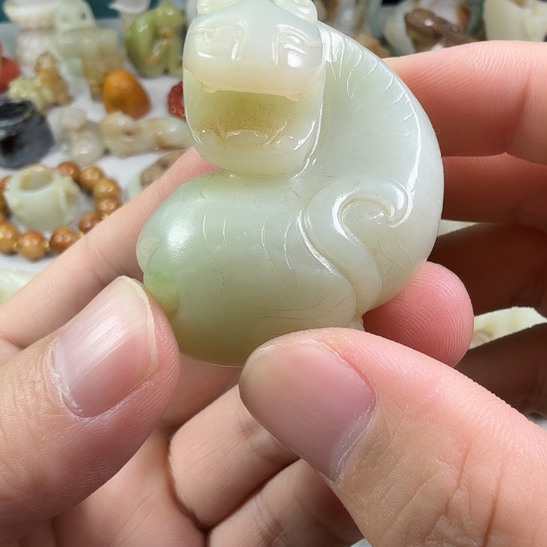 古***轩和田玉（糖玉）未镶嵌颈饰