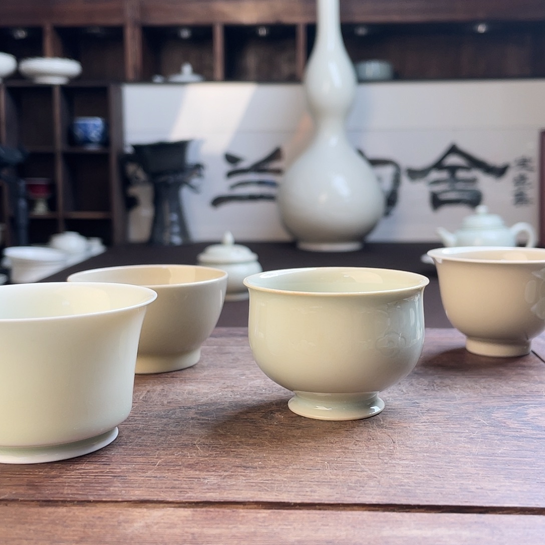 微瑕青釉炉式客杯