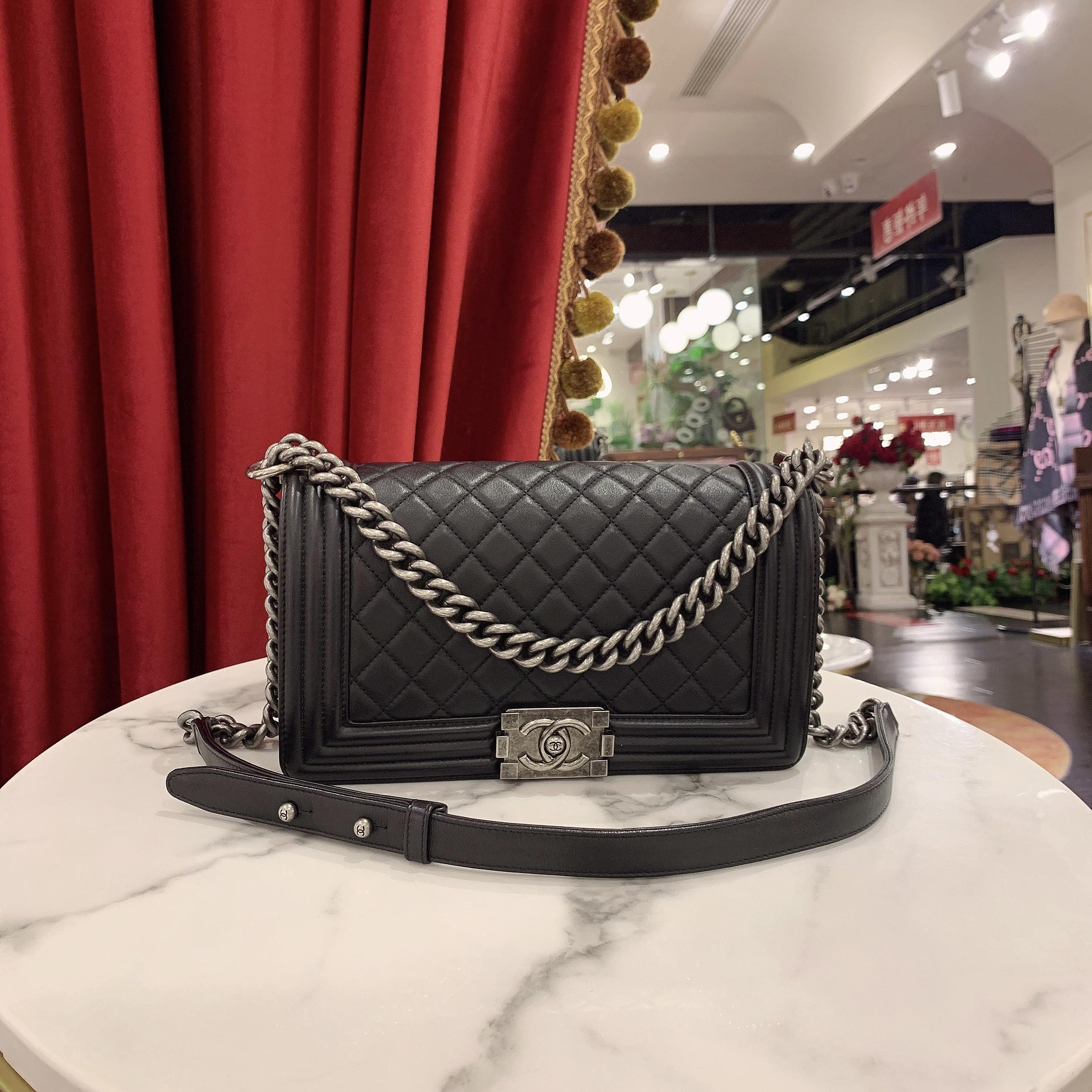 95新 Chanel/香奈儿 GGSleboy中号黑银羊皮单肩包29开88597444