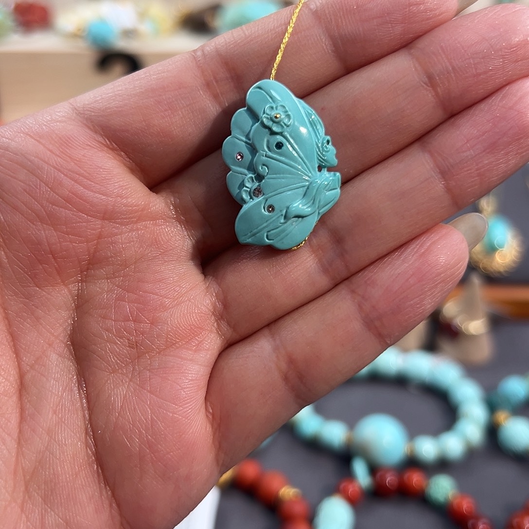 绿松石未镶嵌把件蝴蝶仙子配饰