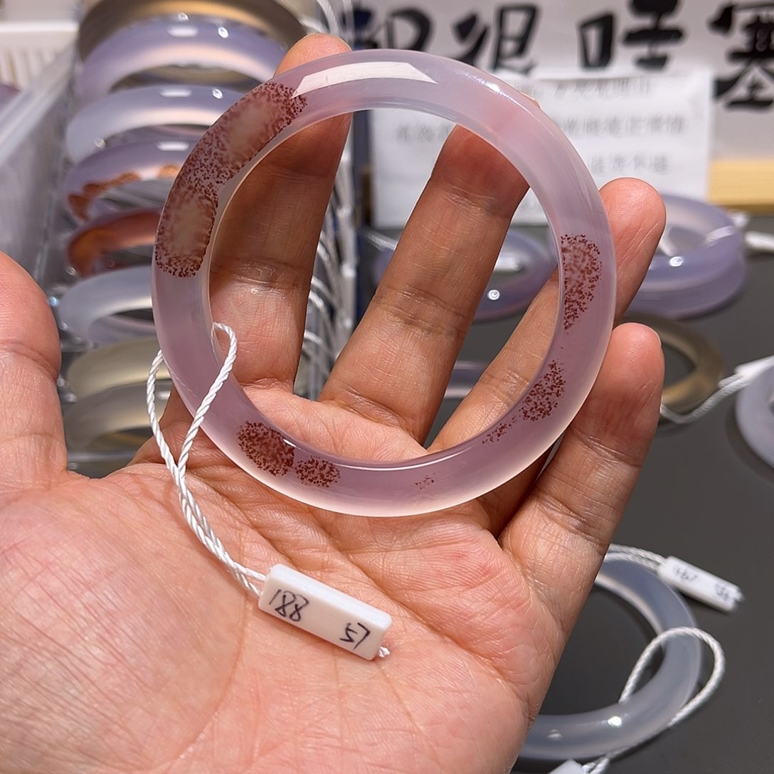 手镯玛瑙/玉髓未镶嵌57-15，卡灯牌漏8元