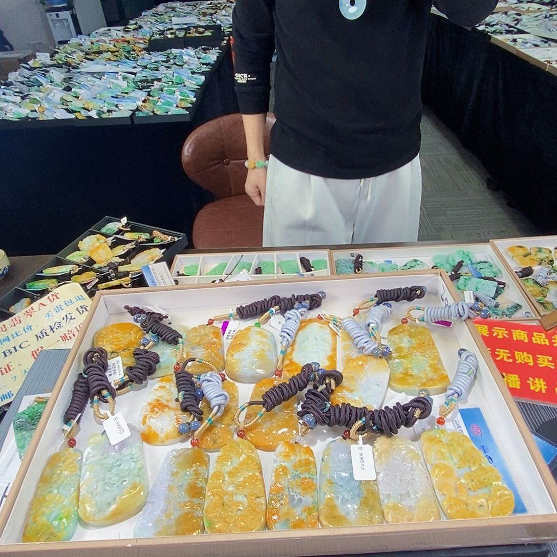 颈饰未镶嵌翡翠多样性仅发一件随机发货