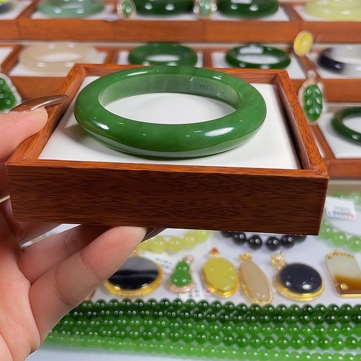 和田玉和田玉碧玉手镯55未镶嵌