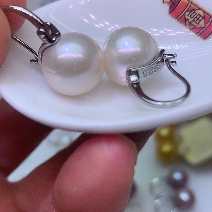 银S925镶嵌耳饰淡水珍珠