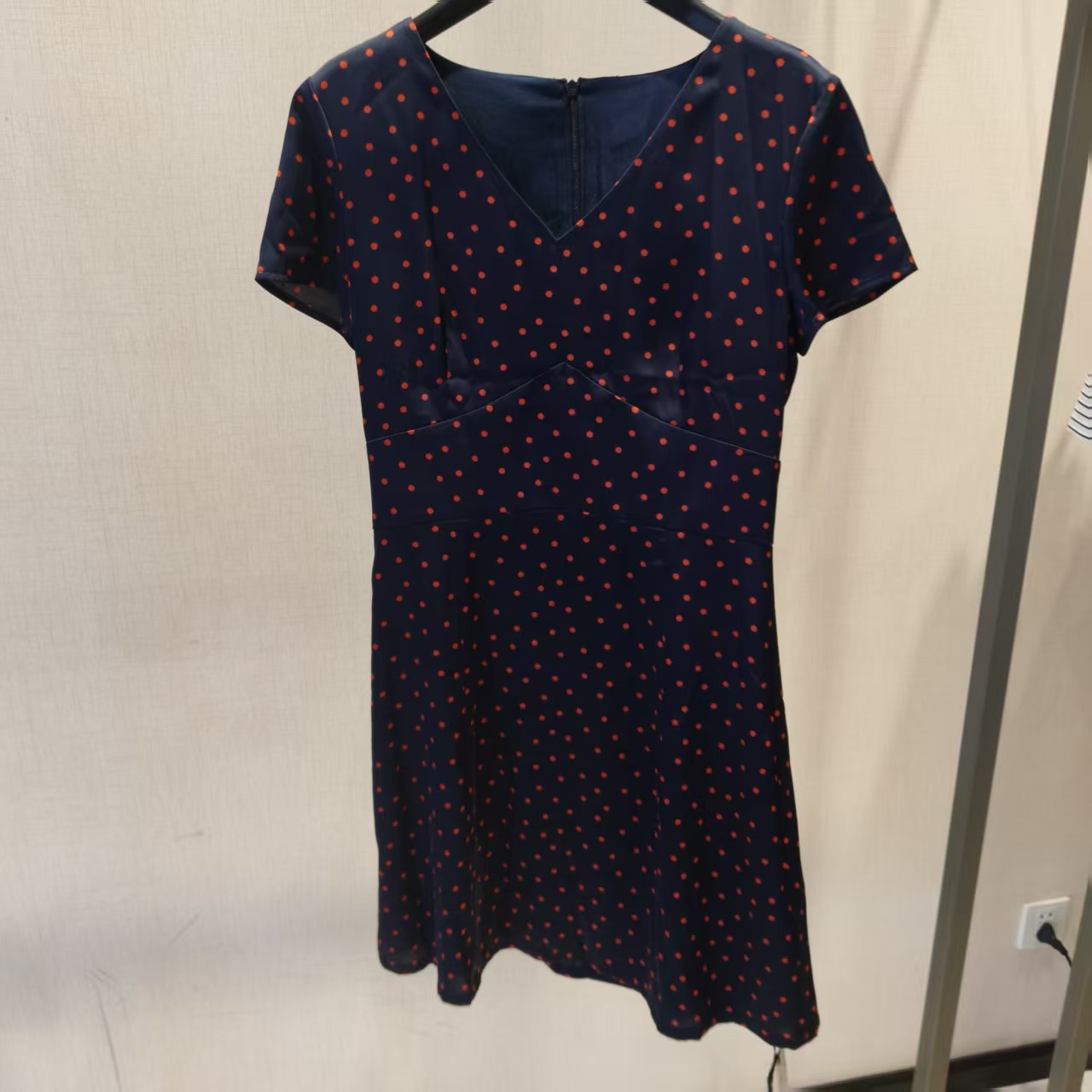 不支持退换/夏季短袖波点V领裙子1500152