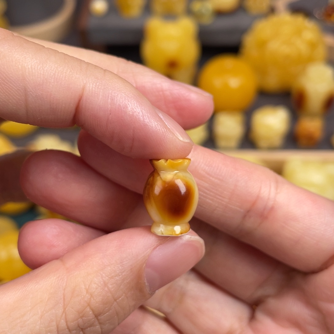 未镶嵌琥珀裸石蜜蜡