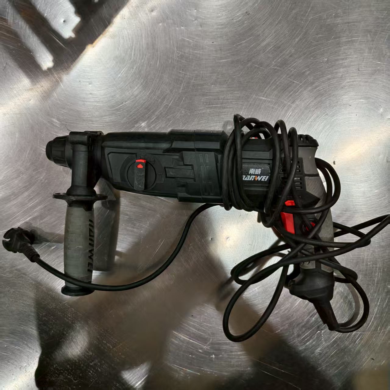 DJP 黑色轻型电锤