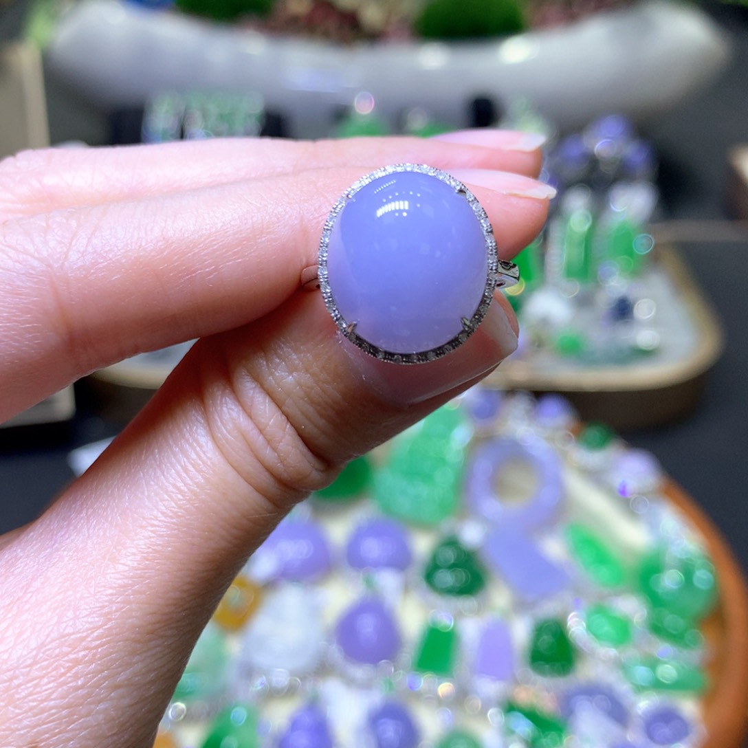 【闪购商品】翡翠颈饰18K金镶嵌翡翠吊坠项链