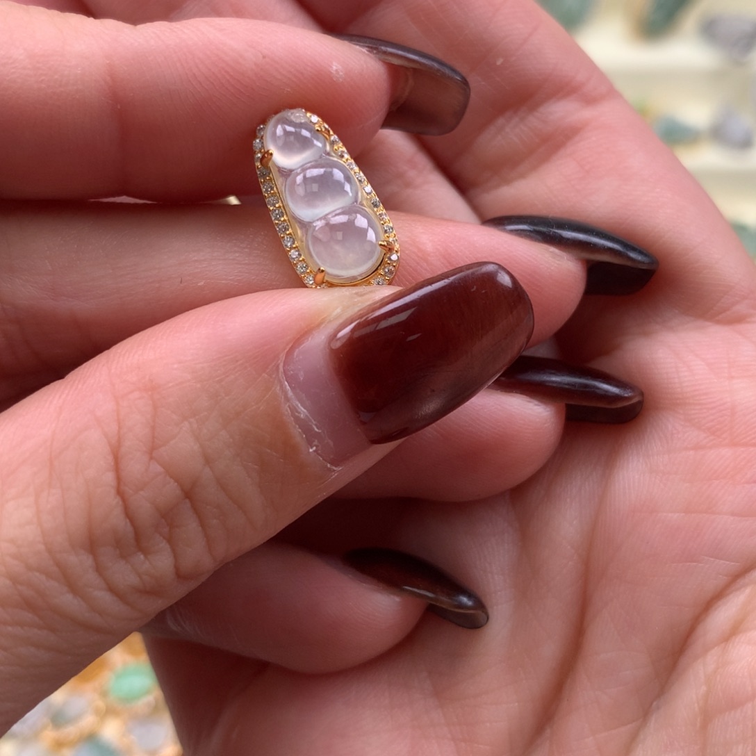 翡翠银S925镶嵌颈饰豆子