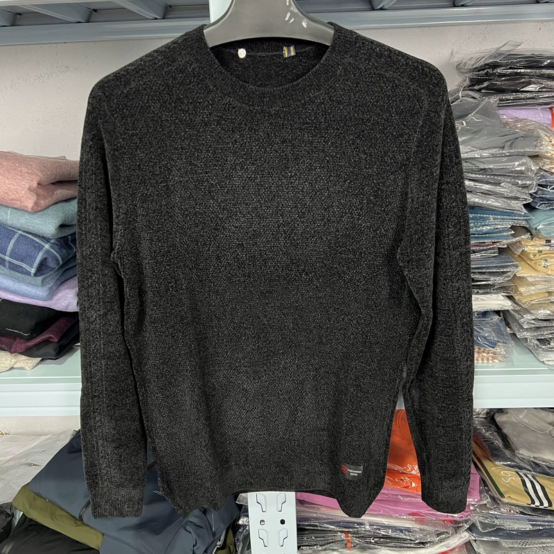 8275海撤柜剪标圆领针织衫黑色雪尼尔男士