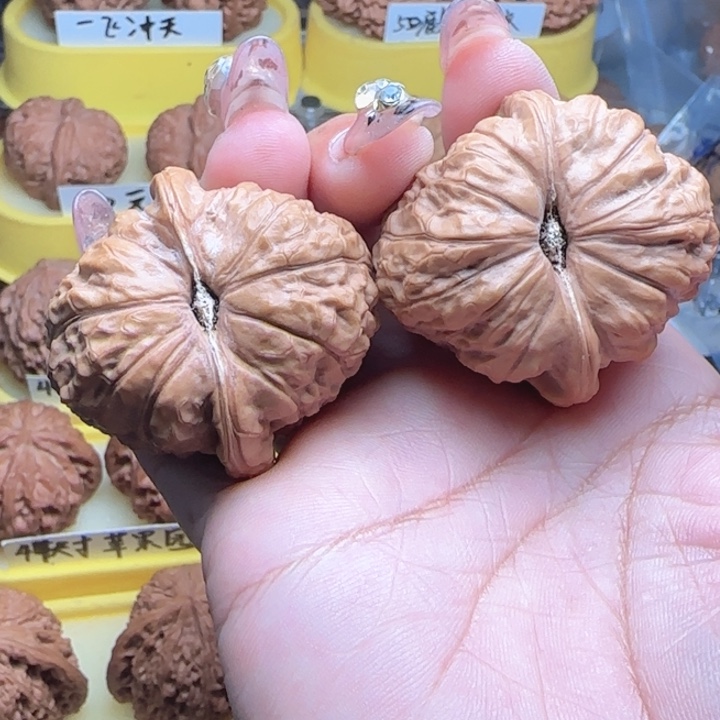 用***1桃核吊坠文玩核桃，南瓜朵
