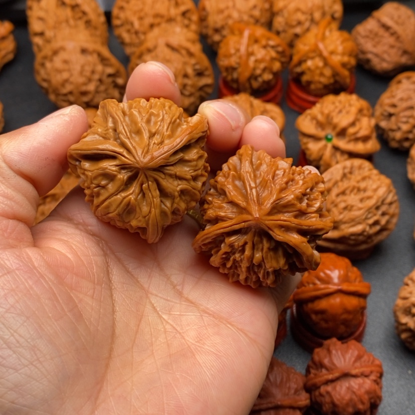 【闪购商品】文玩核桃把件色差四棱