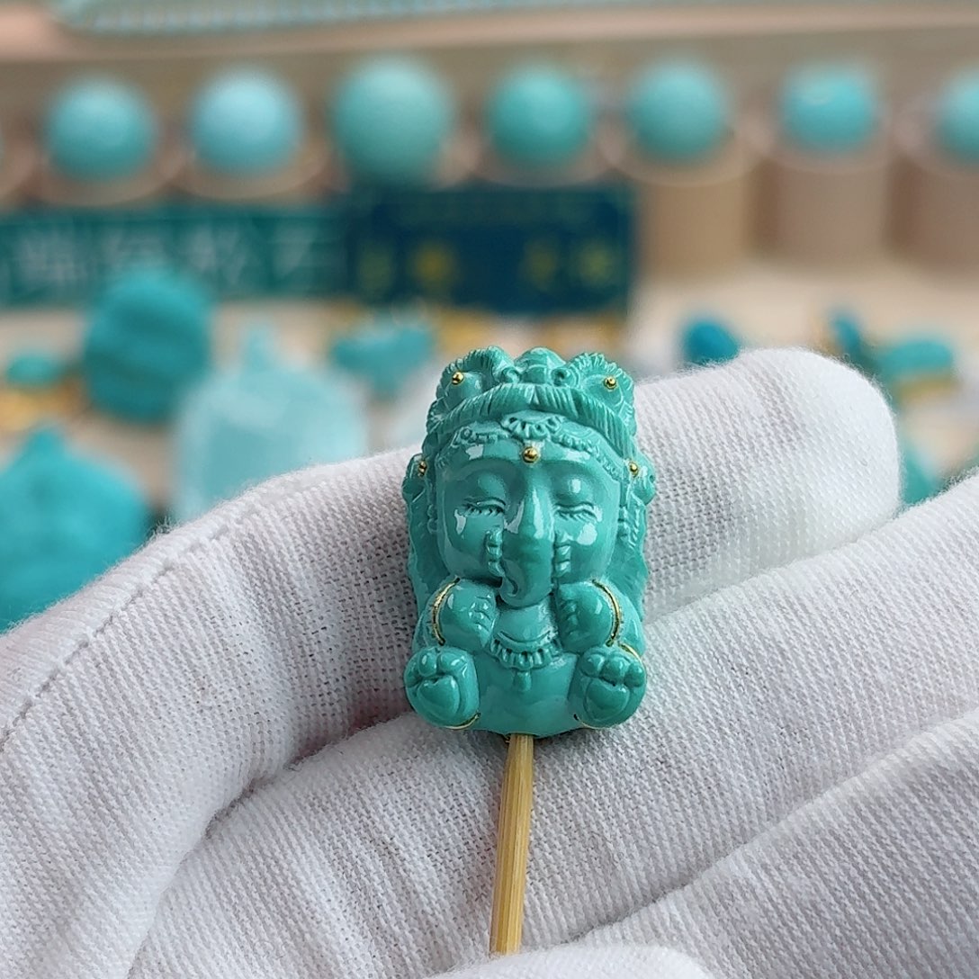 绿松石未镶嵌珠宝奇石