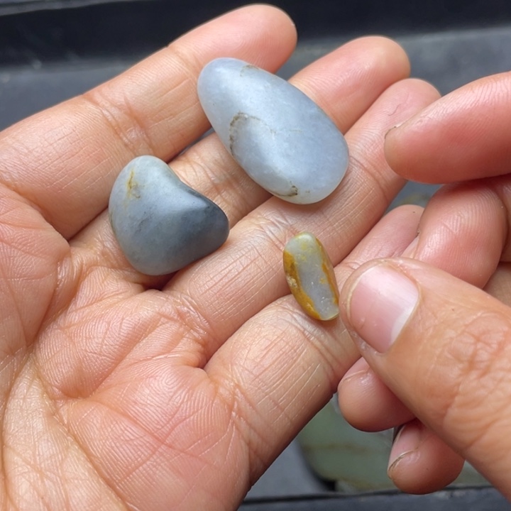 和田玉未镶嵌珠宝半成品