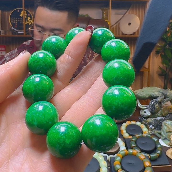 蛇纹石玉手串未镶嵌