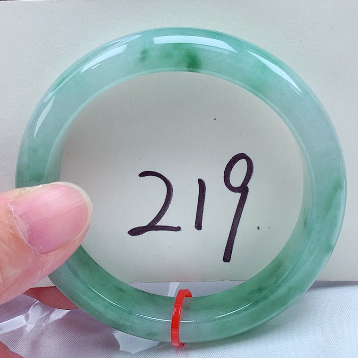 翡翠未镶嵌手镯翡翠