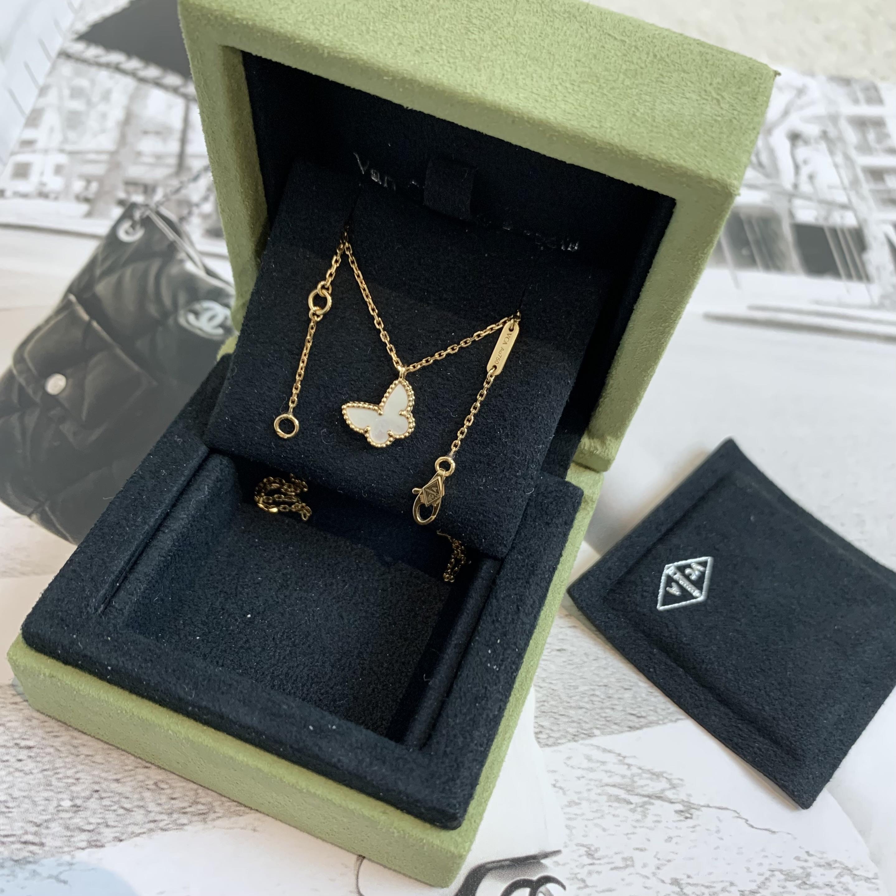 99新 梵克雅宝 18k金白贝母蝴蝶项链min/12期/81480430/代卖服务